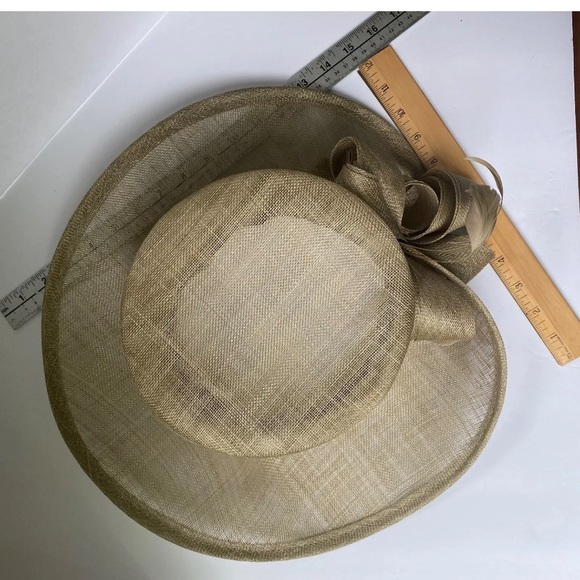 Women’s Straw Derby Wedding Hat Taupe 16” wide - Picture 2 of 9